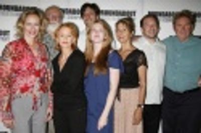 Laila Robins, Philip Bosco, Swoosie Kurtz, Gareth Saxe, Lily Rabe, Jenny Sterlin, Bil Photo