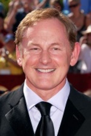 Victor Garber Photo