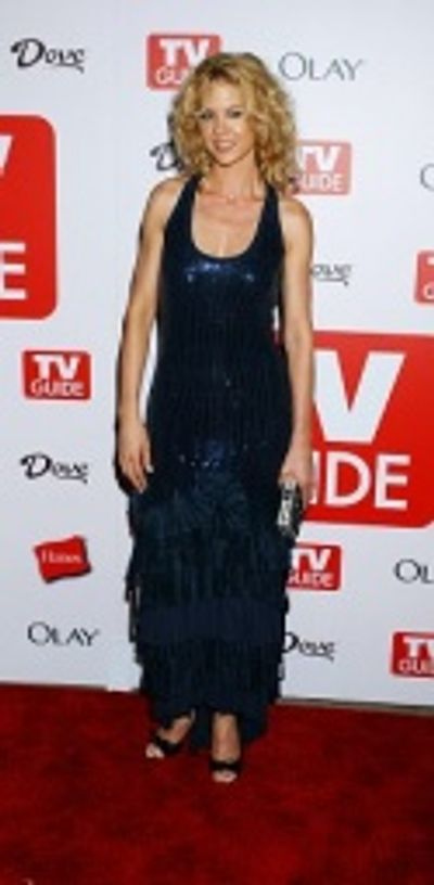 Jenna Elfman Photo