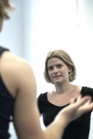 Caroline Sheen Photo