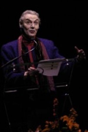 Marian Seldes reading a letter from Julie Andrews Photo