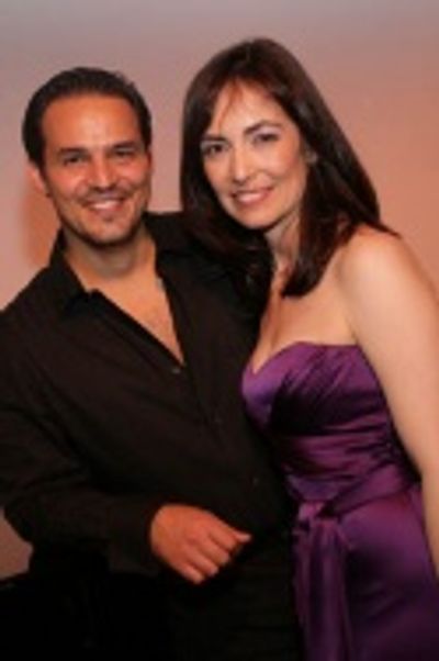 RubÃƒÂ©n Flores and Jana Martinez Photo