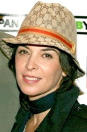 Annabella Sciorra Photo