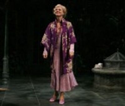 Blythe Danner Photo