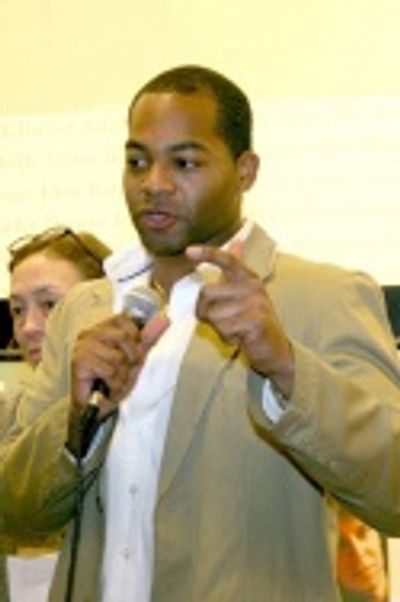 Brandon Victor Dixon addresses the audience Photo