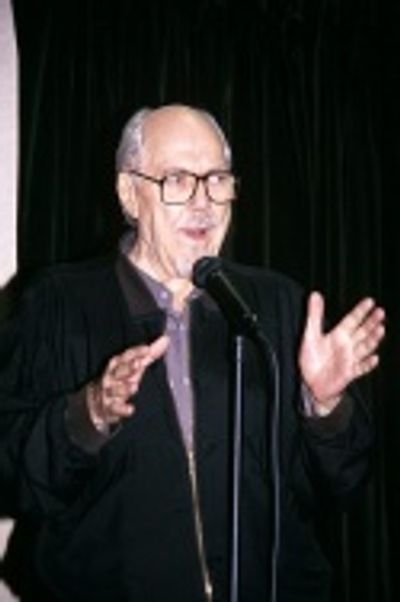 
 Robert Altman at a Barnes and Noble Bookstore signing for the book Short Cuts, in  Photo