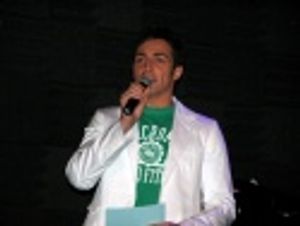 
Scott kept the evening moving and entertained the
audiences with class! Photo