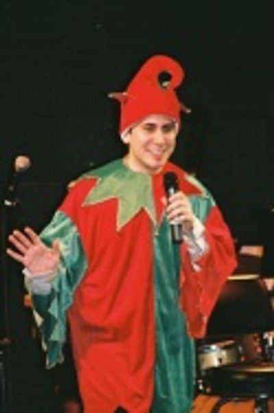 BroadwayWorld.com Editor-in-Chief and the
evening's producer, Robert Diamond - dress Photo