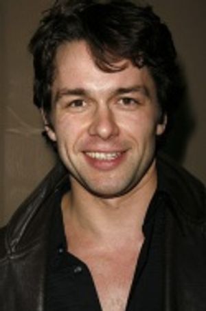 Julian Ovenden Photo