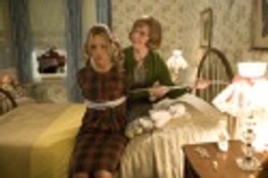 Amanda Bynes and Allison Janney Photo