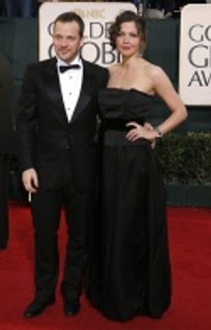 Peter Sarsgaard and wife Maggie Gyllenhaal Photo