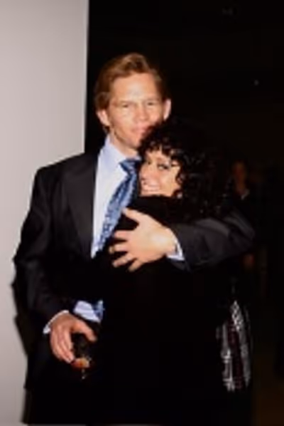Lisa Mordente and Jack Noseworthy give each
other a well deserved hug! Photo