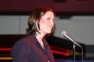 Donna Lynne Champlin Photo