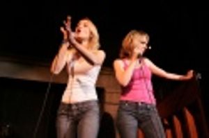 Kate Reinders and Sarah Litzsinger (Tastiskank) Photo