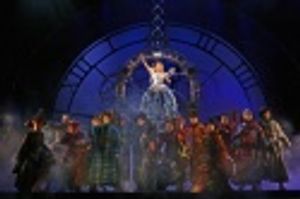 Megan Hilty and the WICKED Ensemble Photo