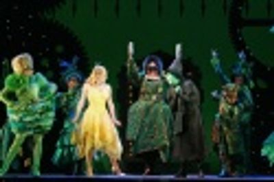 Megan Hilty, Eden Espinosa and the WICKED Ensemble Photo