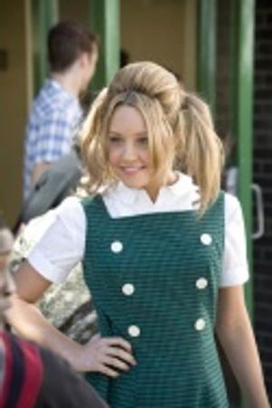 Amanda Bynes as "Penny Pingleton" Photo