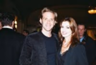
Malcolm Gets and Anne Hathaway

 Photo