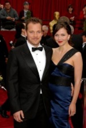 Peter Sarsgaard and Maggie Gyllenhaal Photo