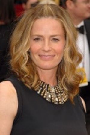 Elisabeth Shue Photo