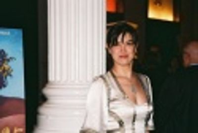 Phoebe Cates Photo