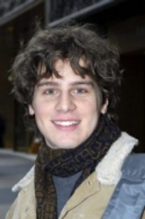 Jonathan Groff  Photo