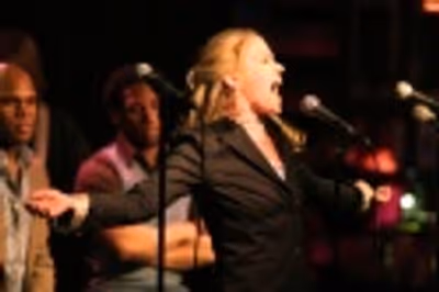 Lauren Kennedy Photo