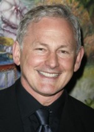 Victor Garber Photo