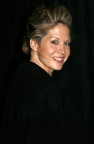 Jenna Elfman Photo