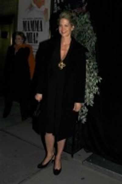 Jenna Elfman Photo