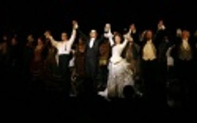 Michael Shawn Lewis, Howard McGillin, Jennifer Hope Wills and cast Photo