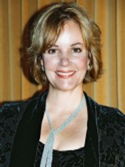 Margaret Colin  Photo
