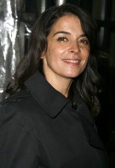 Annabella Sciorra Photo