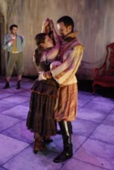 Kristina Klemetti as Rosaura and Robert Kauzlaric as Astolfo (in backround Desmin Bor Photo