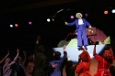 Mayor Michael Bloomberg flying over the stage Photo