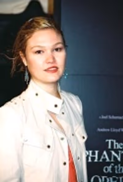 Julia Stiles Photo