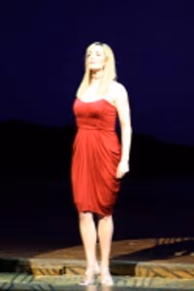 Julia Murney Photo