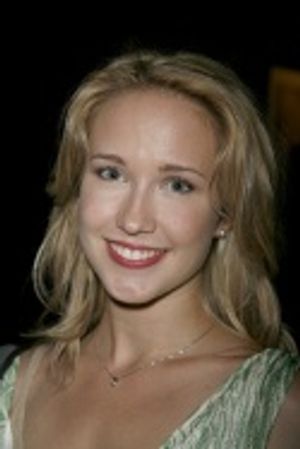 Anna Camp Photo