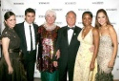 Lea Salonga, John Lloyd Young, Mrs. Skitch Henderson, Neil Sedaka, Anika Noni Rose an Photo