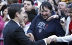 Tobey Maguire greets fans Photo