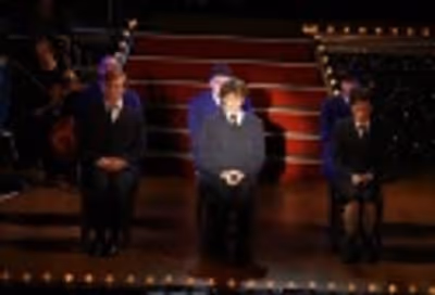 Jonathan Groff and Spring Awakening cast Photo