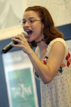 Jenn Gambatese Photo