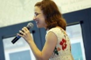 Jenn Gambatese Photo