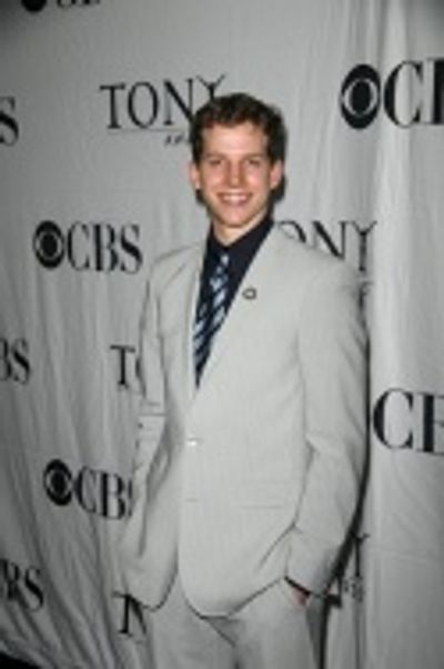 Stark Sands Photo