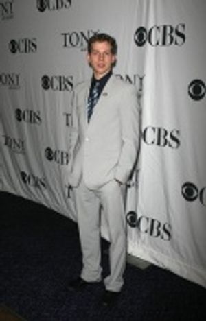 Stark Sands Photo