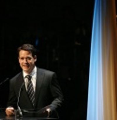 T.R. Knight Photo