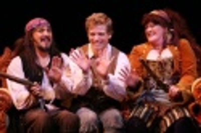 Andrew Varela, Barrett Foa and Liz McCartney  Photo