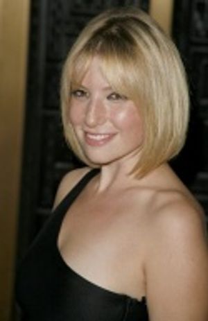Ari Graynor Photo