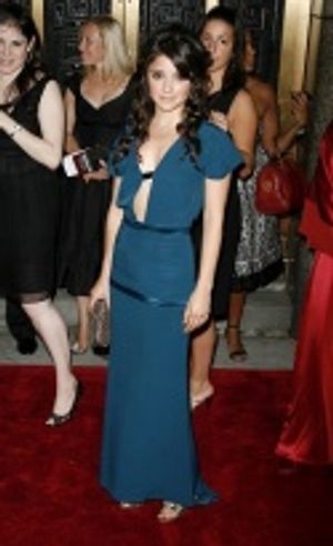Shiri Appleby Photo