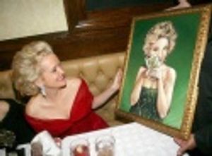 Christine Ebersole presented portrait by Dan May Photo